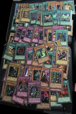 Yu-Gi-Oh Card Bulk Lot Rare Foils & Commons 100+ Cards - Image 1