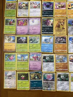 Huge Lot of 132 Pokémon Cards Some May Be Rare Inc Gold Charizards - Image 5