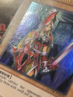 Queen’s Knight - LCYW-EN015 - Ultra Rare - Unlimited Edition - VLP - Image 2