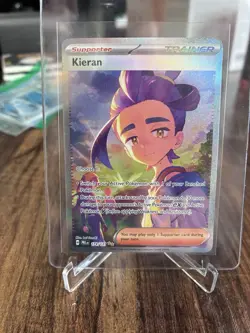 Pokémon TCG Kieran Sir 174/131 Prismatic Evolutions Holo Card NM/PACK FRESH - Image 1