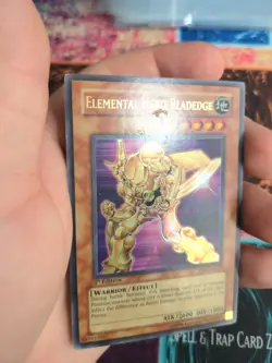 Yu-Gi-Oh! Elemental Hero Bladedge YSD-EN019 1st Edition Ultra Rare LP - Image 3