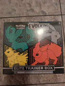 Pokémon TCG: Evolving Skies Elite Trainer Box – Umbreon/Leafeon/Jolteon/Flareon - Image 1