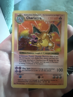 Pokémon TCG Charizard Base Set 4/102 Holo Shadowless Holo Rare - Image 3