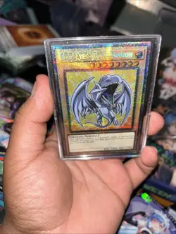 Blue-Eyes White Dragon (Starlight Rare) BLMM-EN001 Battles of Legend: Monster Mayhem 1st Edition - Image 2