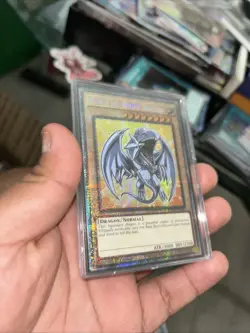 Blue-Eyes White Dragon (Starlight Rare) BLMM-EN001 Battles of Legend: Monster Mayhem 1st Edition - Image 4