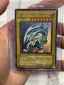 Yugioh Blue-Eyes White Dragon SDK-001 Ultra Rare Unlimited MP/LP Vintage Card - Image 2