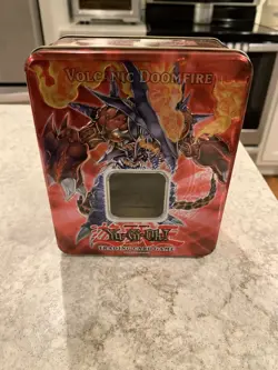 Mixed Lot 625 Yu-Gi-Oh! Cards + 25 Cards In Sleeves + 3 Strategy Cards + 4 Tins - Image 3
