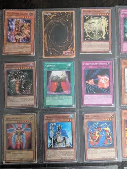 Yu-Gi-Oh! Small Collection Binder Of 90 Cards 1996 first edition in plastic - Image 13
